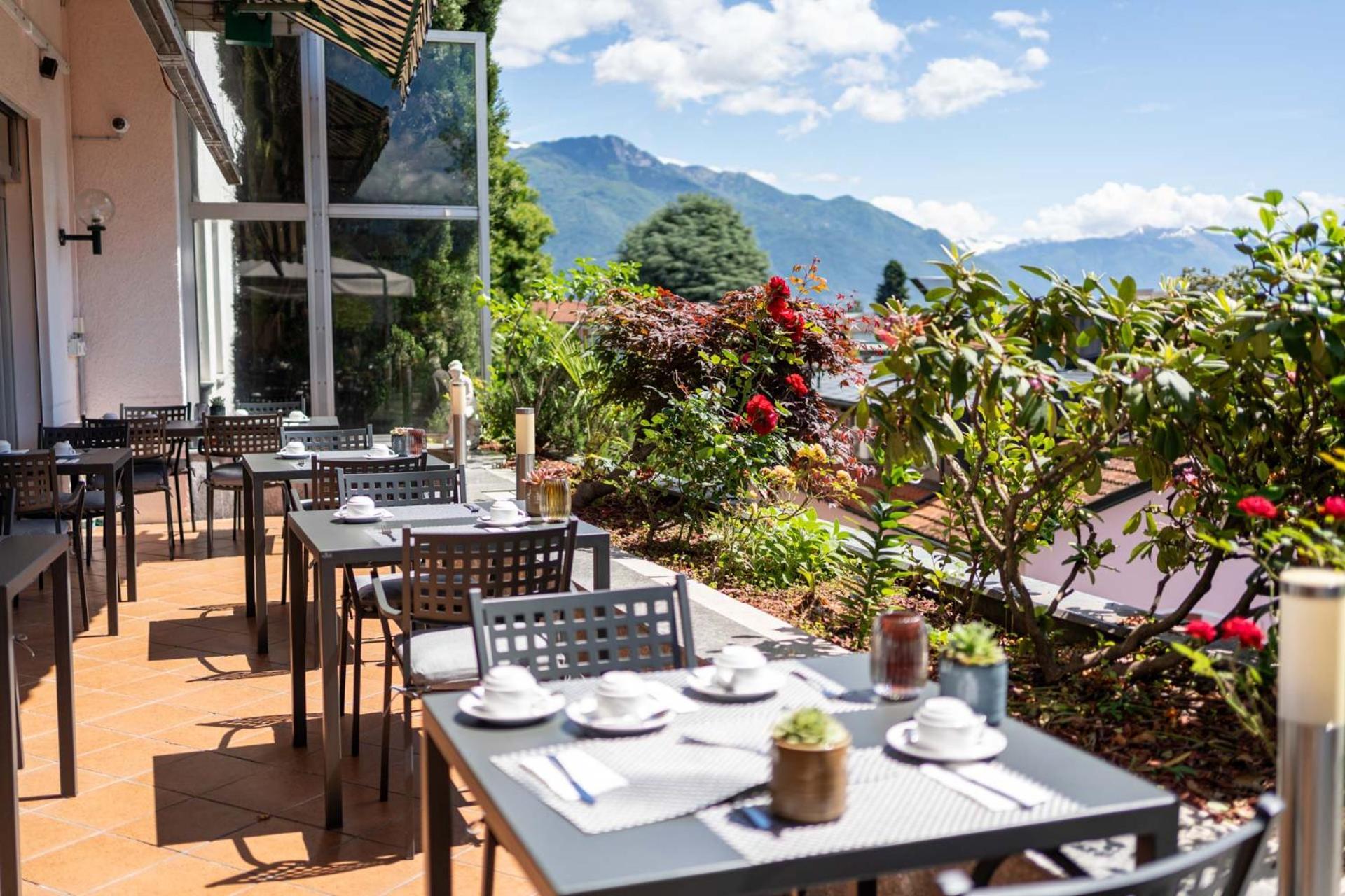 Easy By La Perla Hotel