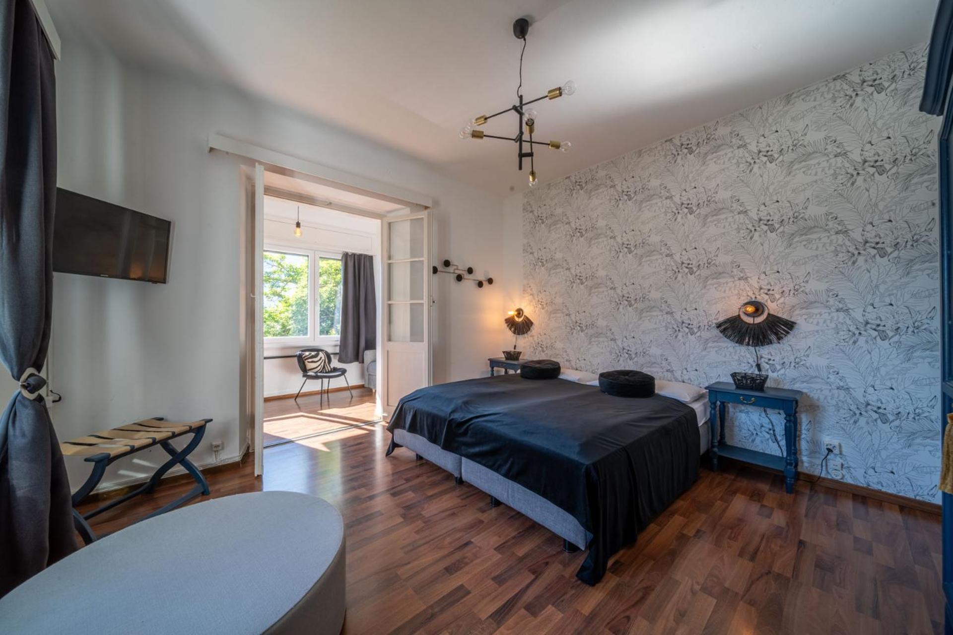 Easy By La Perla Hotel